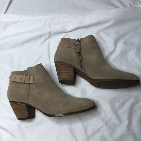 Guess Tan Leather Booties. Size 7. - Picture 3 of 13